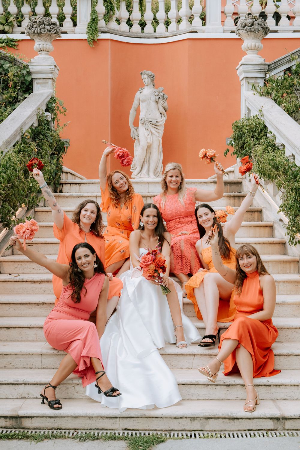 la sposa con le damigelle a villa casa rossa ad imperia.