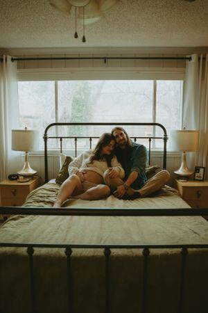 vintage style maternity session in Fort Worth Texas retro style photography