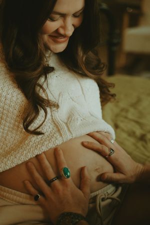 vintage style maternity session in Fort Worth Texas retro style photography