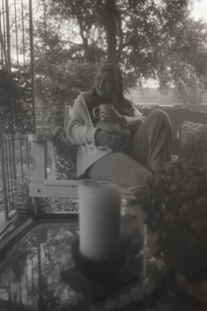 vintage style maternity session in Fort Worth Texas