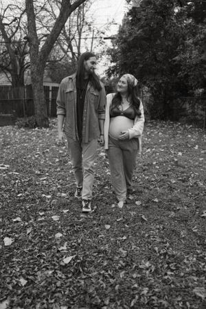 vintage style maternity session in Fort Worth Texas retro style photography