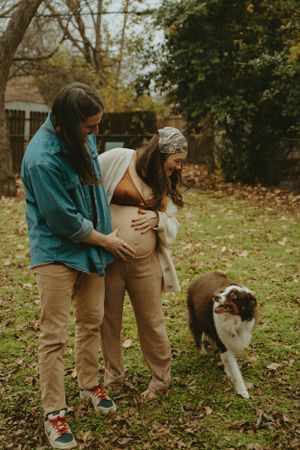 vintage style maternity session in Fort Worth Texas retro style photography