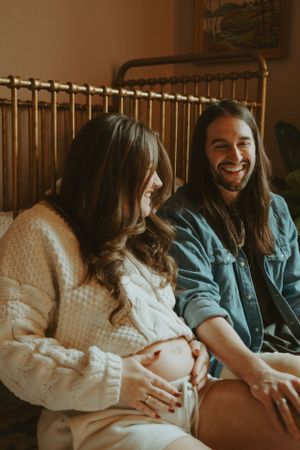 vintage style maternity session in Fort Worth Texas