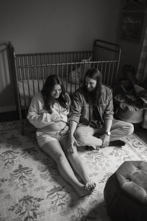 vintage style maternity session in Fort Worth Texas