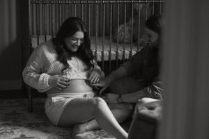 vintage style maternity session in Fort Worth Texas