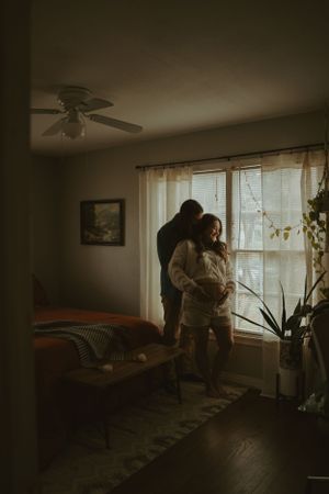 vintage style maternity session in Fort Worth Texas