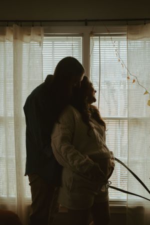 vintage style maternity session in Fort Worth Texas