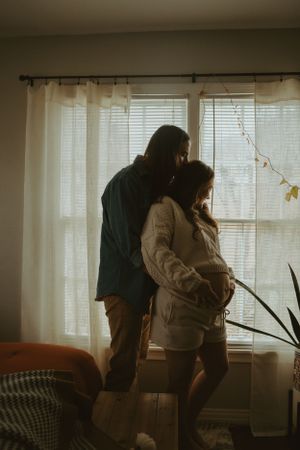 vintage style maternity session in Fort Worth Texas