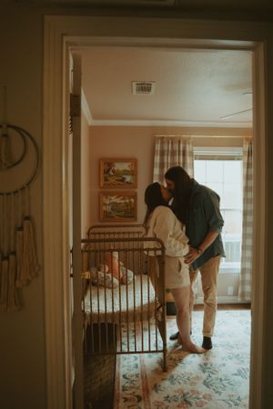 vintage style maternity session in Fort Worth Texas
