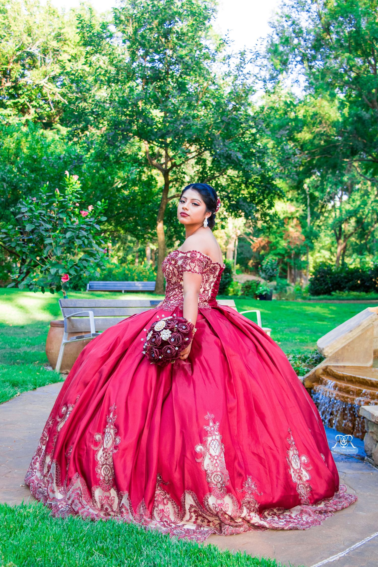 Capture life´s best moments 
Dallas Quinceañera photography and video 
Dallas Weddings photography and video