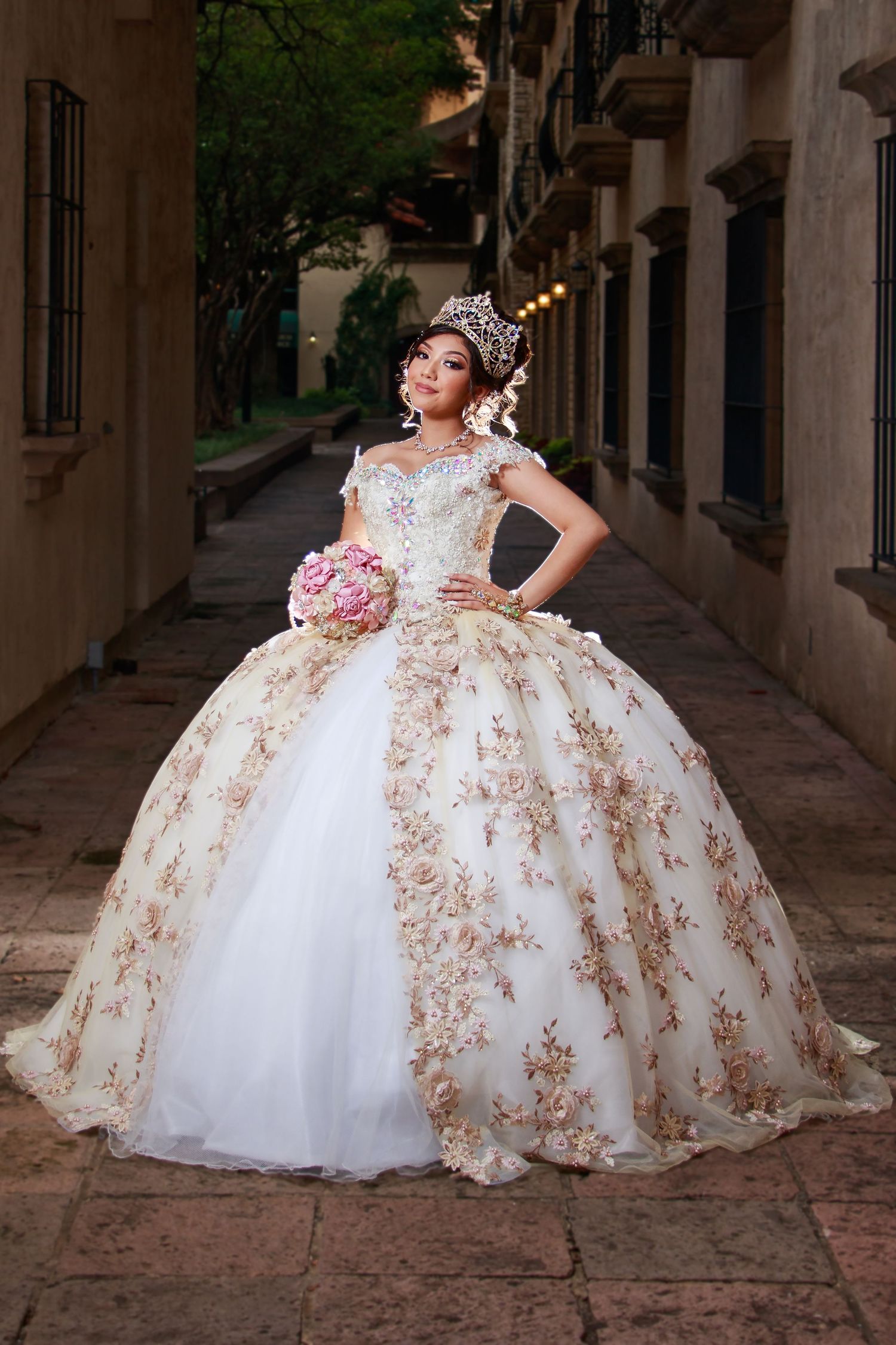 Capture life´s best moments 
Dallas Quinceañera photography and video 
Dallas Weddings photography and video