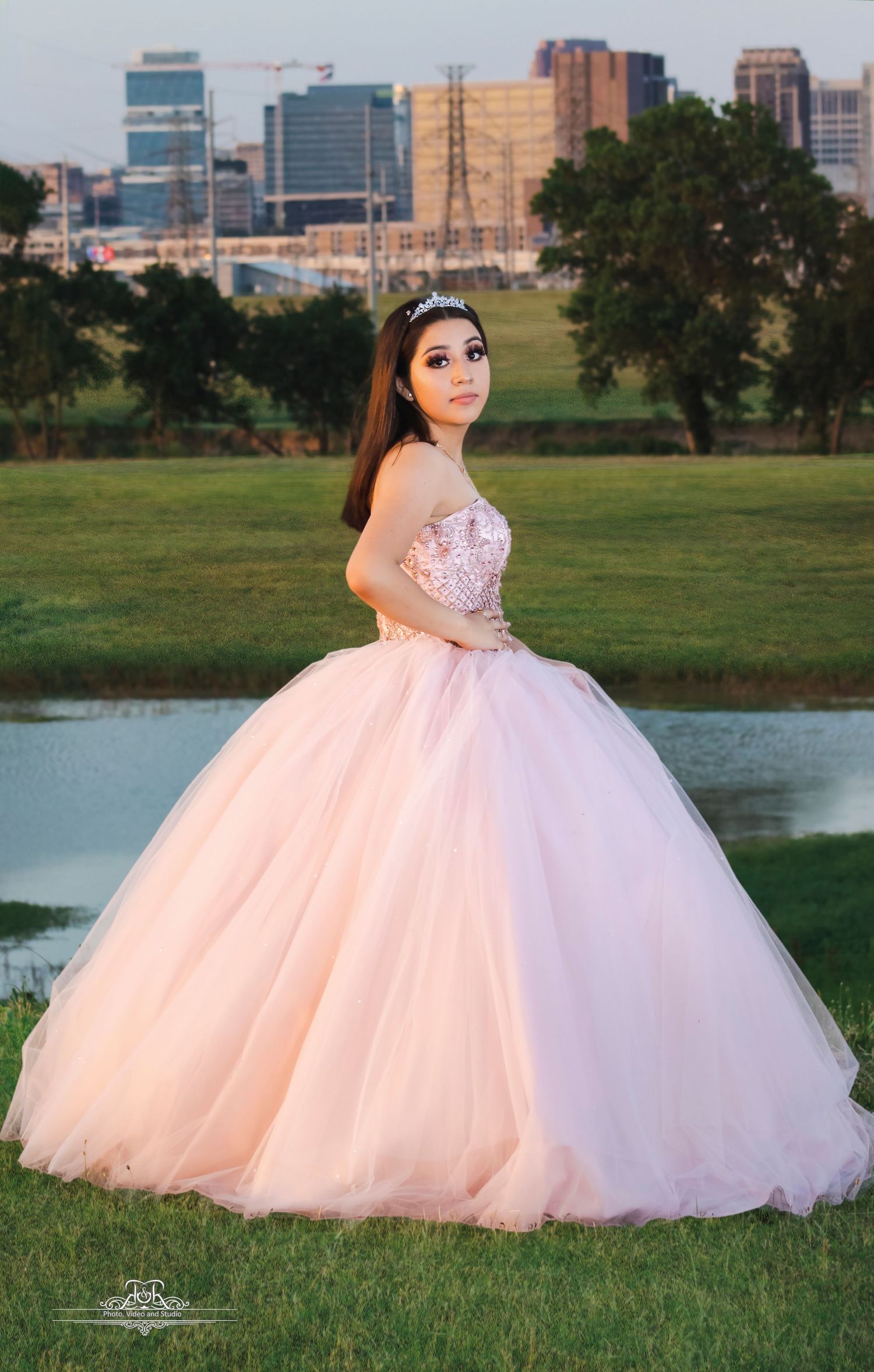 Capture life´s best moments 
Dallas Quinceañera photography and video 
Dallas Weddings photography and video