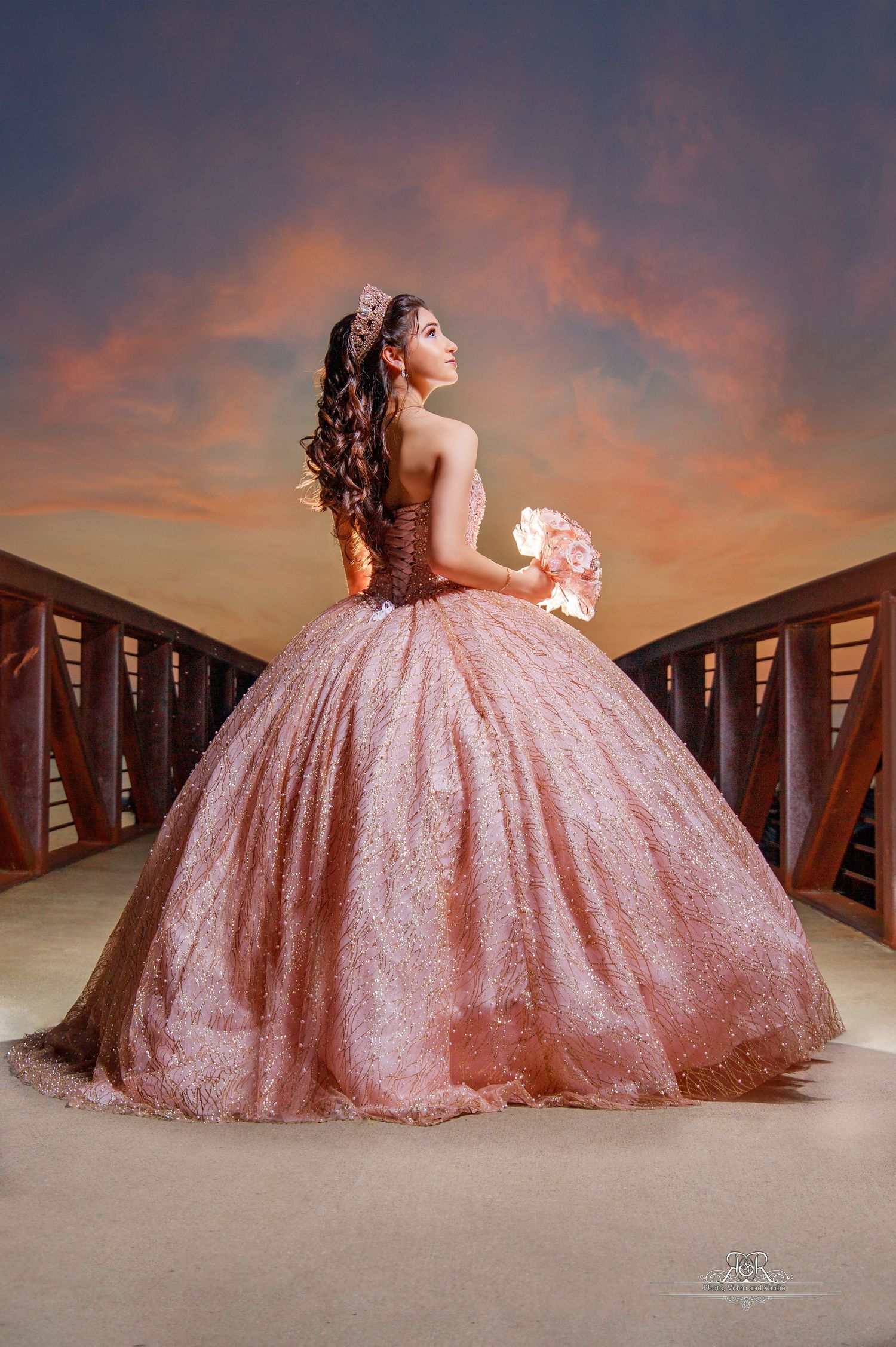 Capture life´s best moments 
Dallas Quinceañera photography and video 
Dallas Weddings photography and video