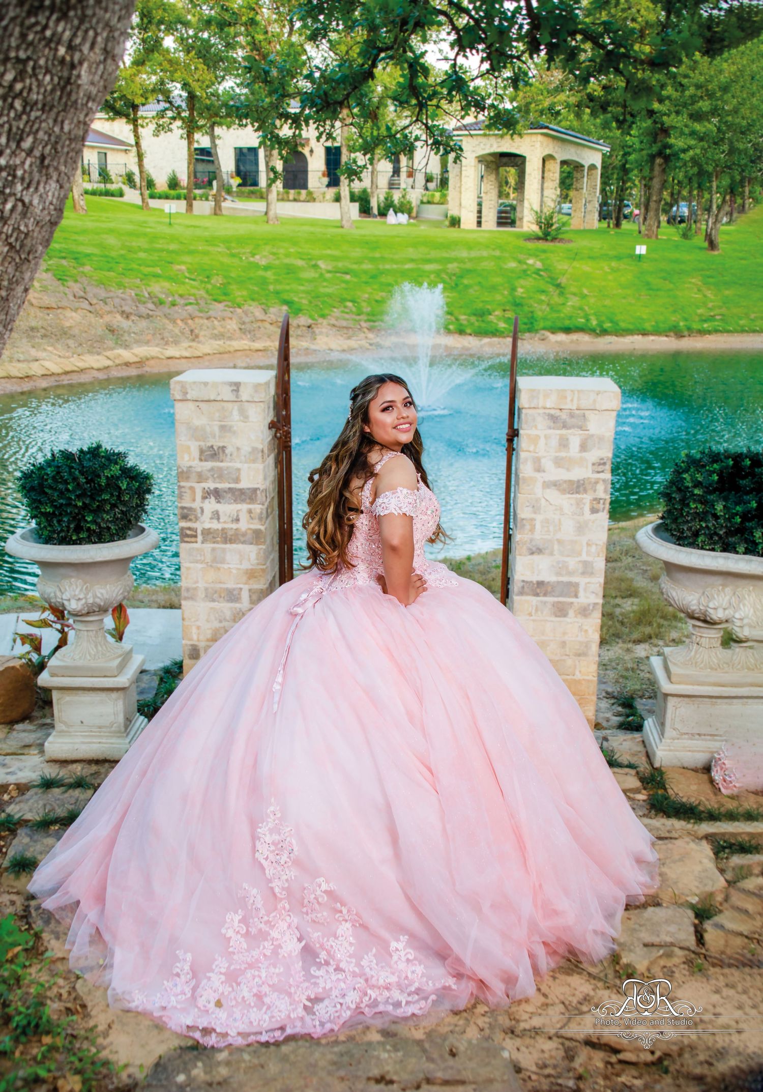 Capture life´s best moments 
Dallas Quinceañera photography and video 
Dallas Weddings photography and video