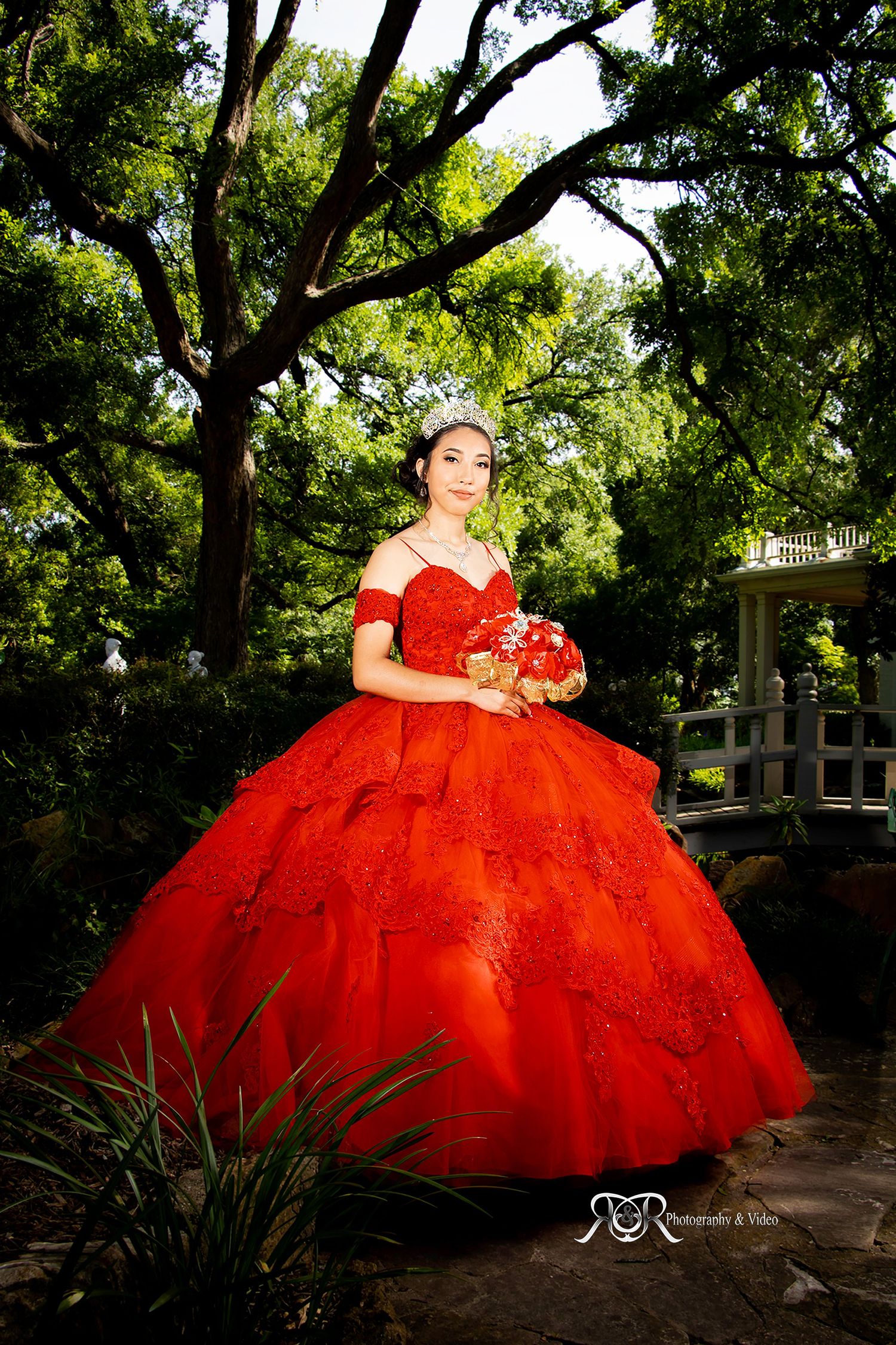 Capture life´s best moments 
Dallas Quinceañera photography and video 
Dallas Weddings photography and video