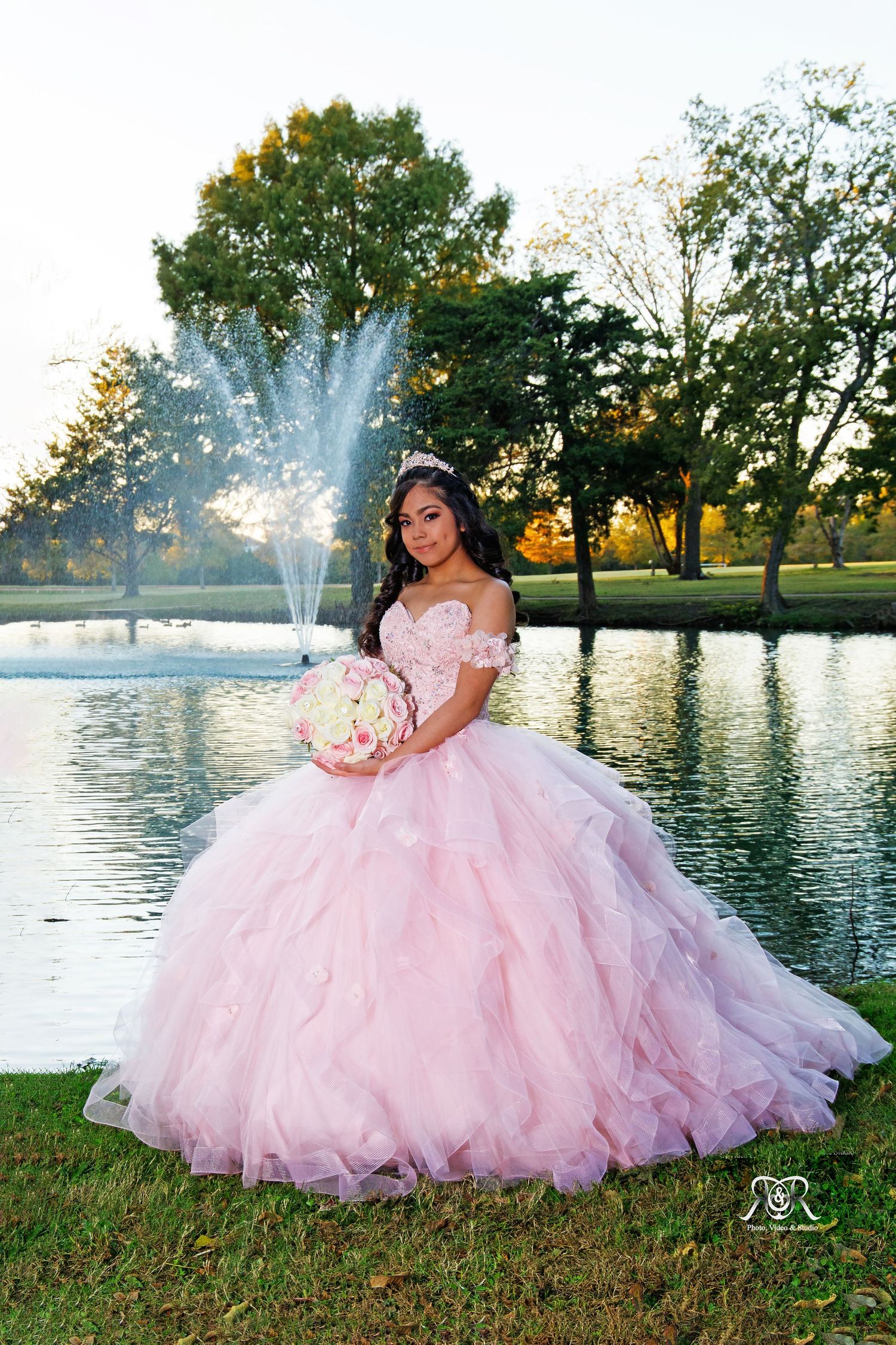 Capture life´s best moments 
Dallas Quinceañera photography and video 
Dallas Weddings photography and video