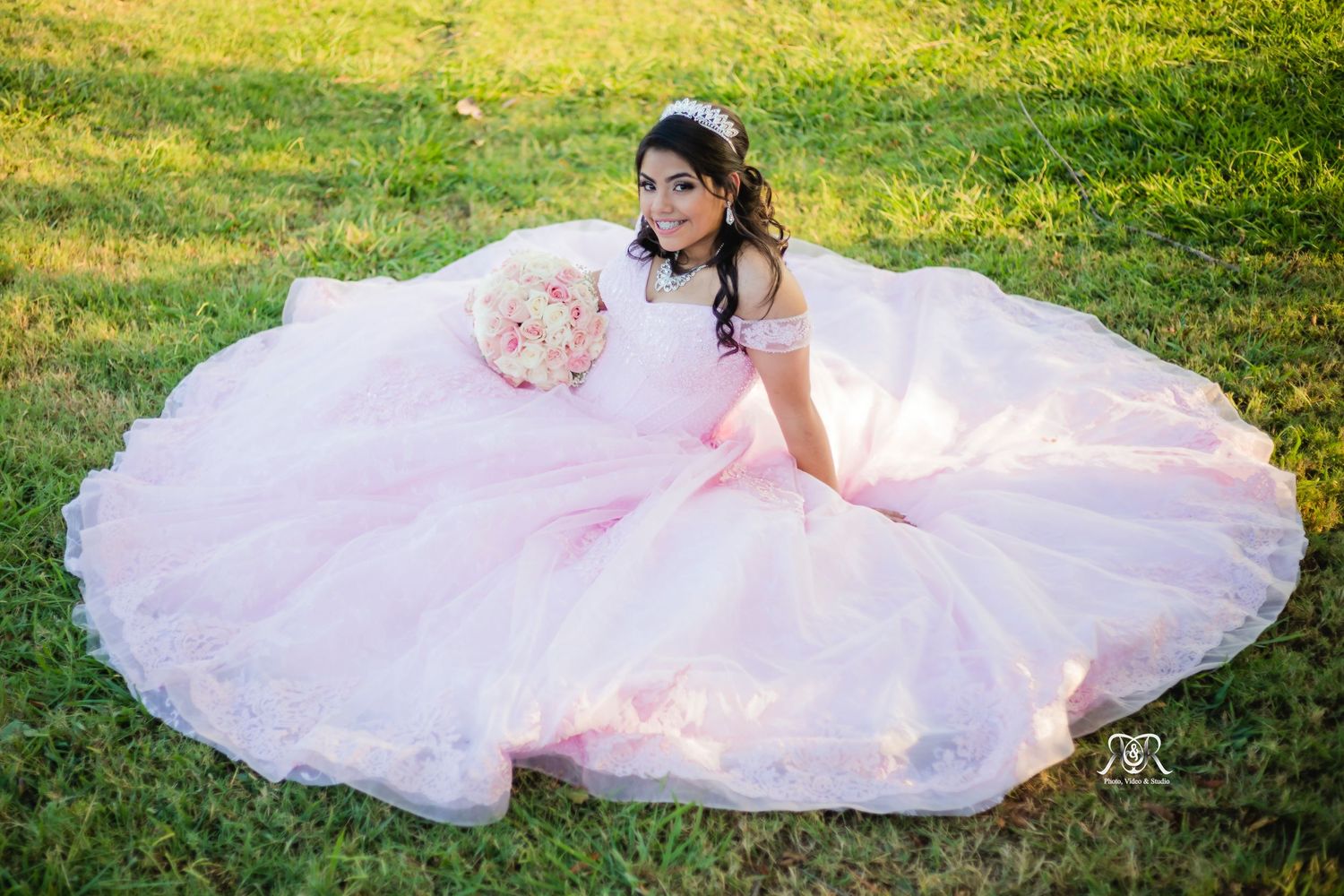 Capture life´s best moments 
Dallas Quinceañera photography and video 
Dallas Weddings photography and video