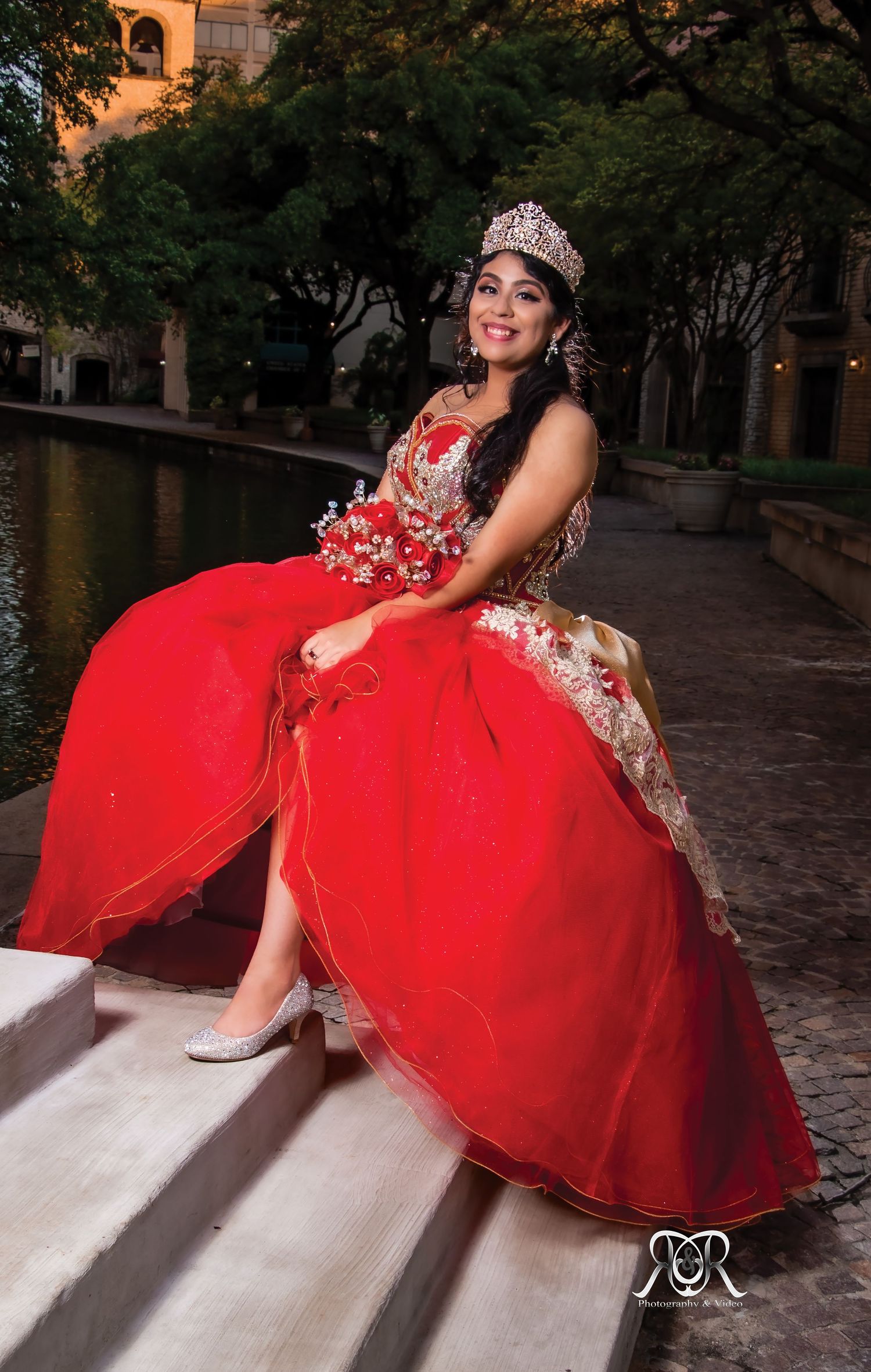 Capture life´s best moments 
Dallas Quinceañera photography and video 
Dallas Weddings photography and video