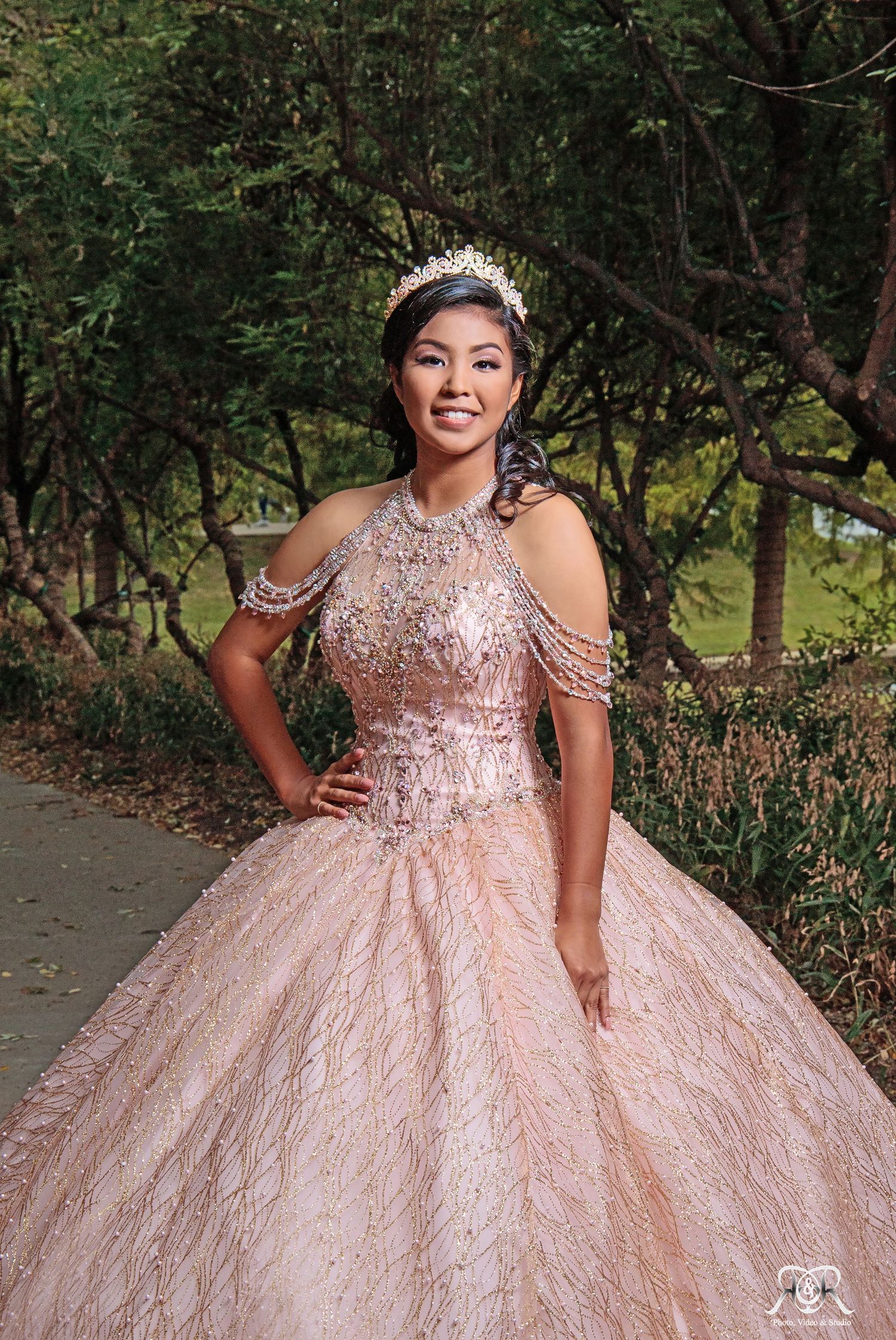 Capture life´s best moments 
Dallas Quinceañera photography and video 
Dallas Weddings photography and video