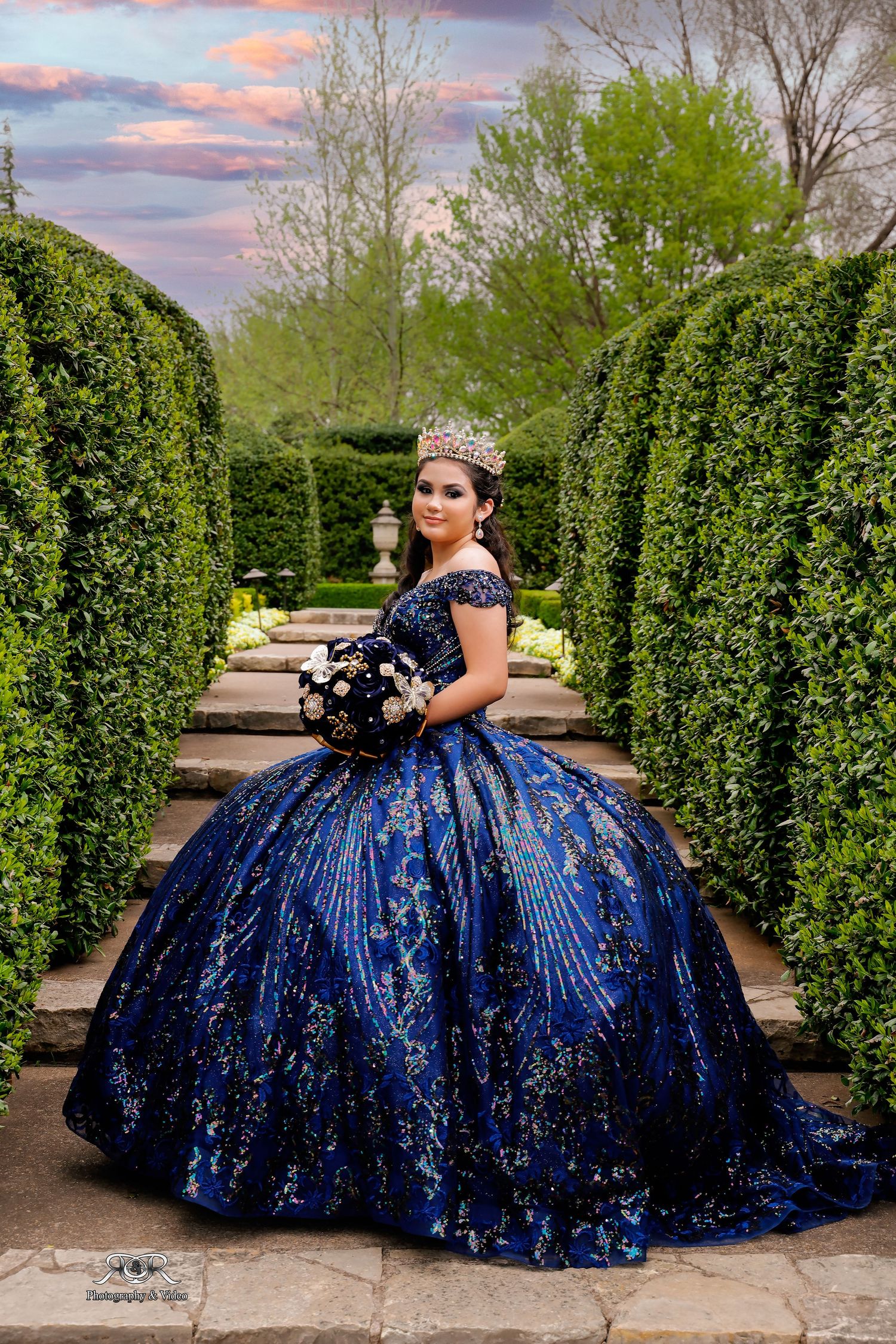 Capture life´s best moments 
Dallas Quinceañera photography and video 
Dallas Weddings photography and video