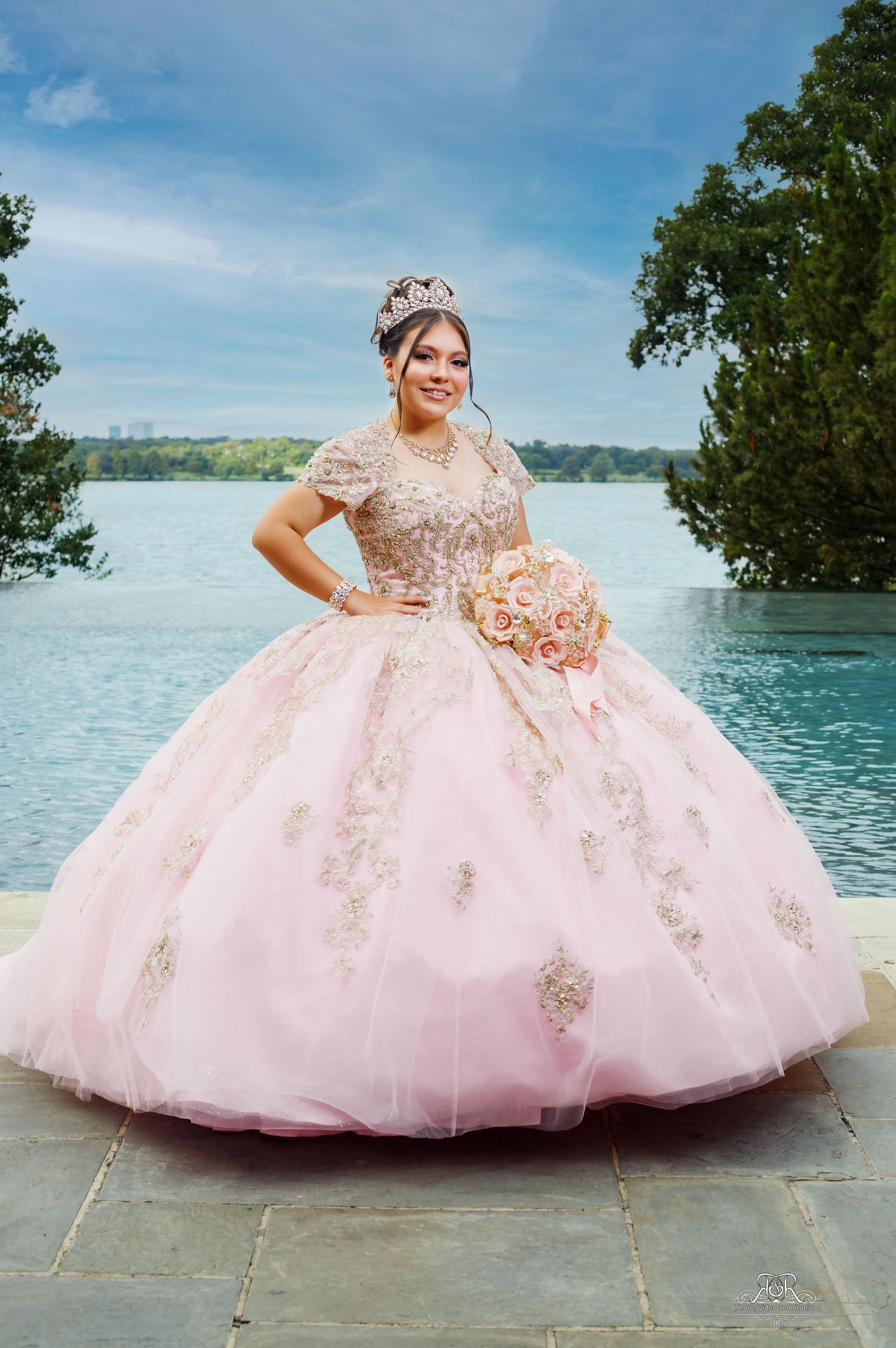 Capture life´s best moments 
Dallas Quinceañera photography and video 
Dallas Weddings photography and video