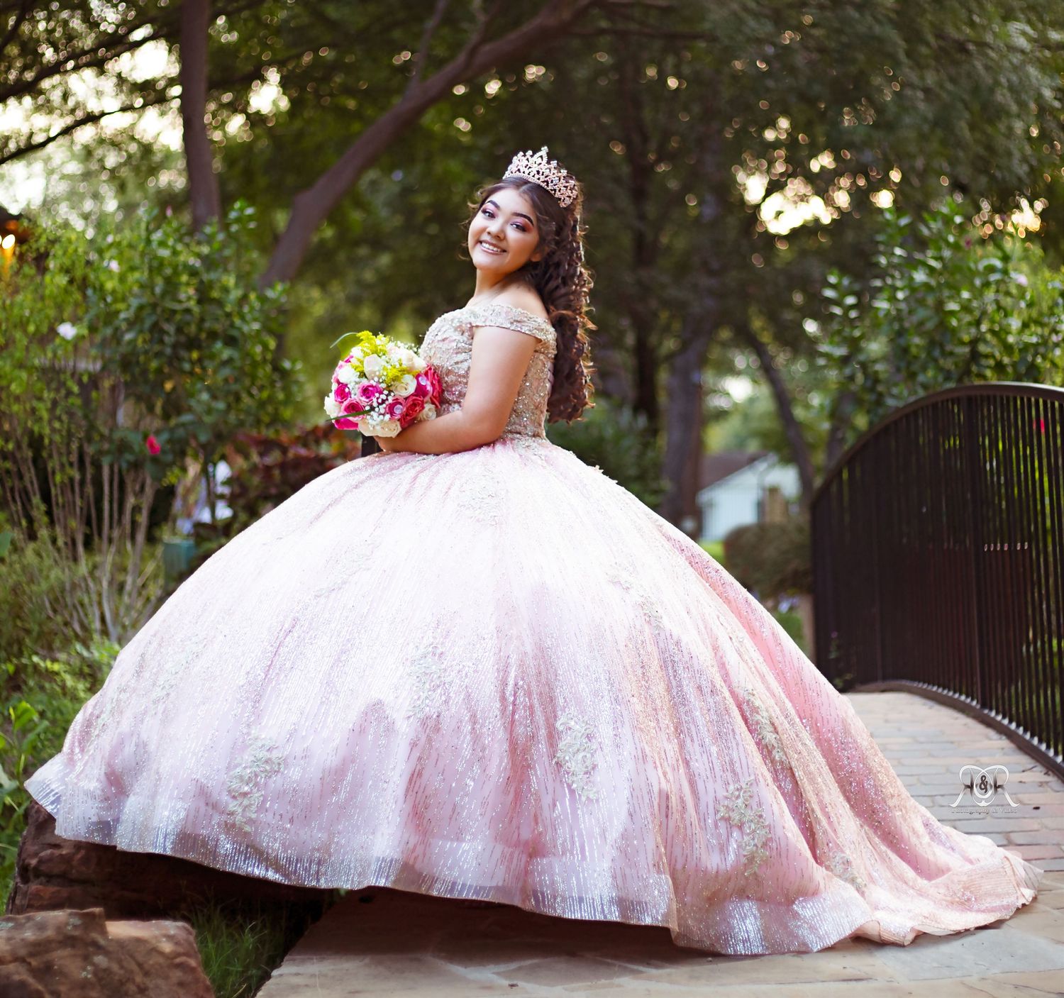 Capture life´s best moments 
Dallas Quinceañera photography and video 
Dallas Weddings photography and video
