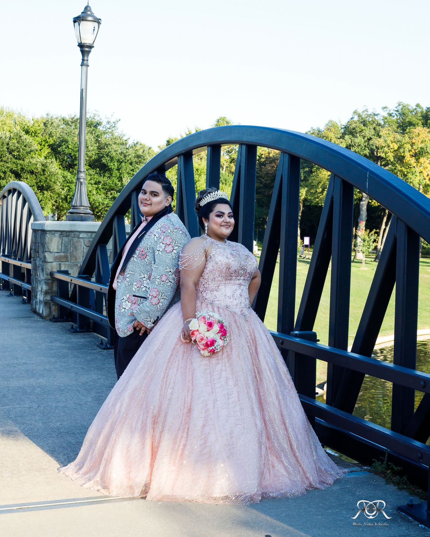 Capture life´s best moments 
Dallas Quinceañera photography and video 
Dallas Weddings photography and video