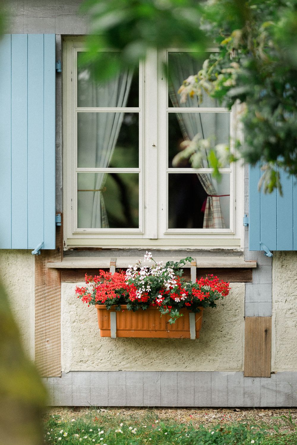 Photographe de mariage capturant des instants sincères et intemporels avec une approche artistique, élégante et naturelle.