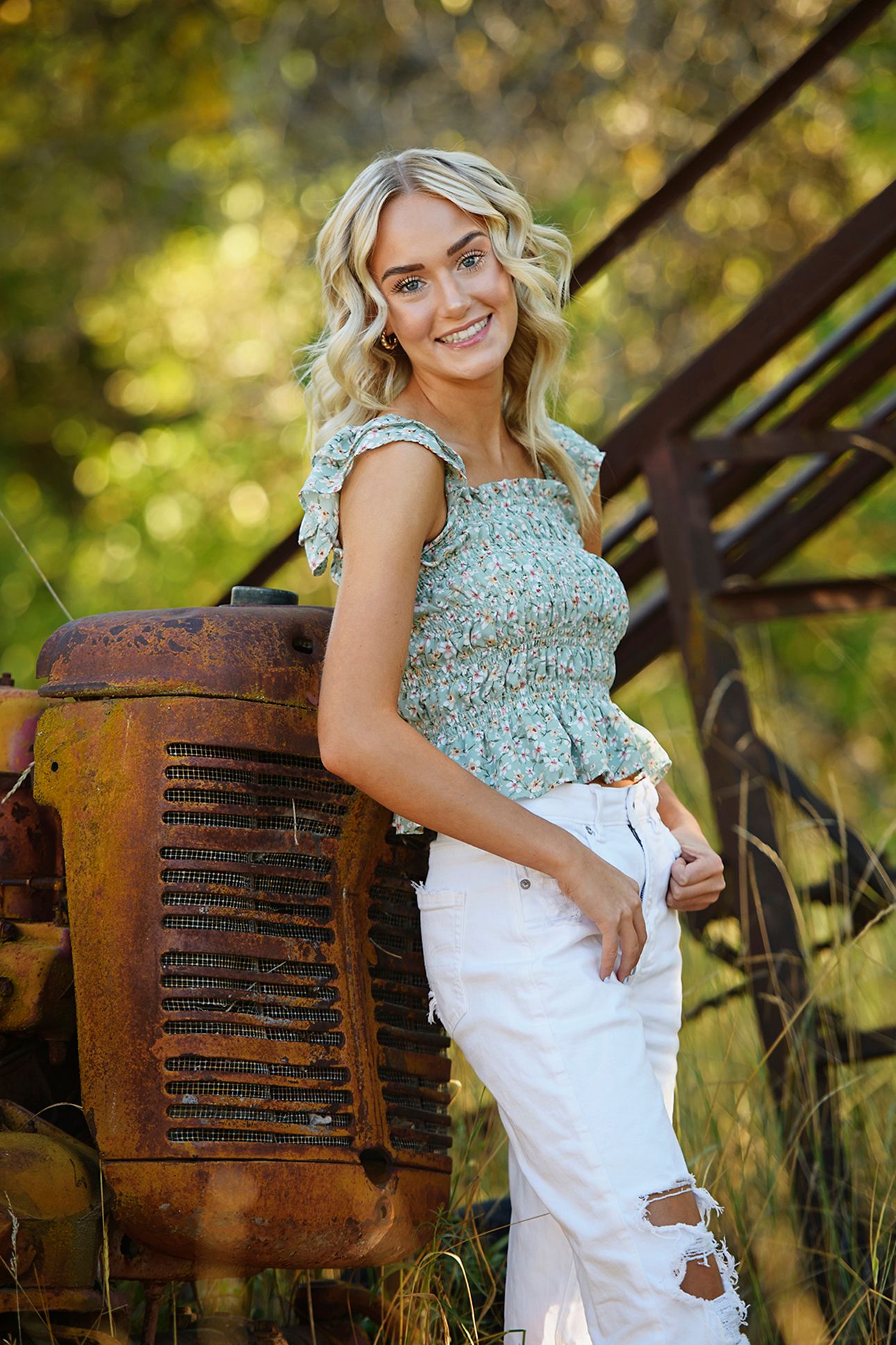 ShutterGirl Photography. Blackfoot, Idaho Falls, Pocatello Senior photographer. Creative custom Senior Photography