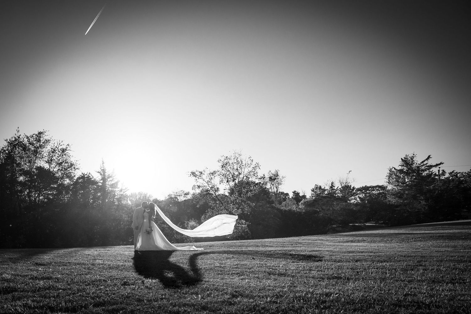 wedding couple in black and white