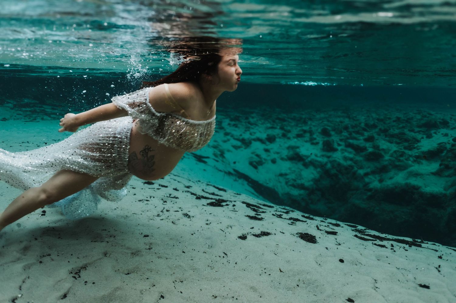 Underwater maternity photography, underwater photography, Panama City beach maternity photographer, florida photographer