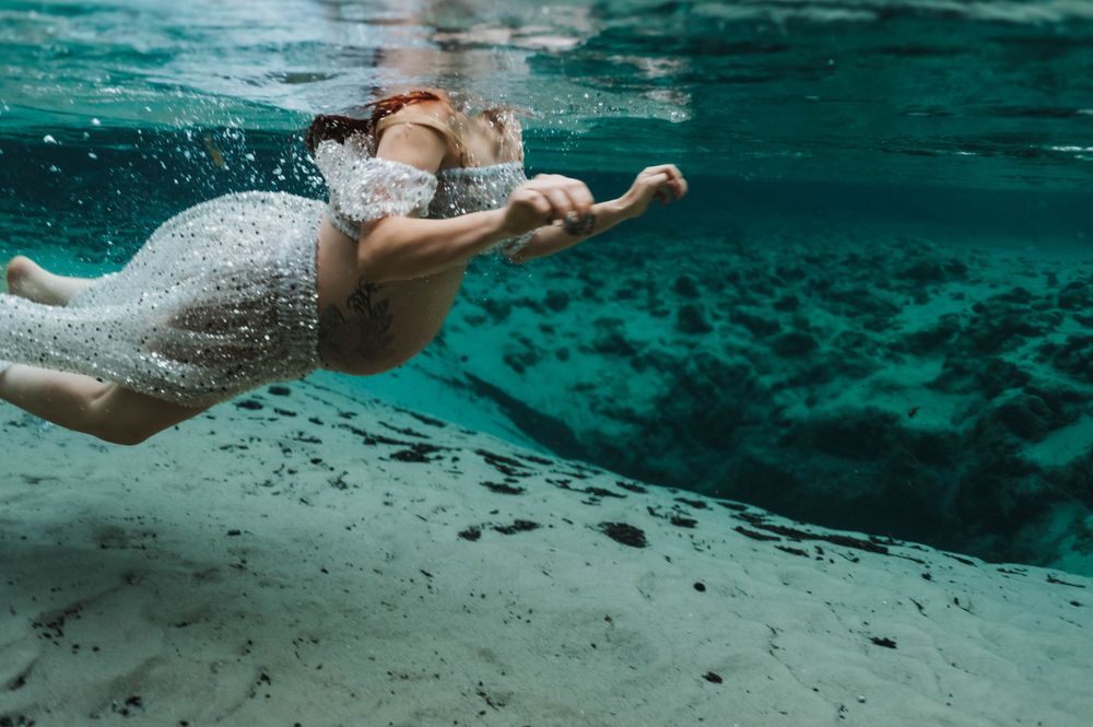 Underwater maternity photography, underwater photography, Panama City beach maternity photographer, florida photographer