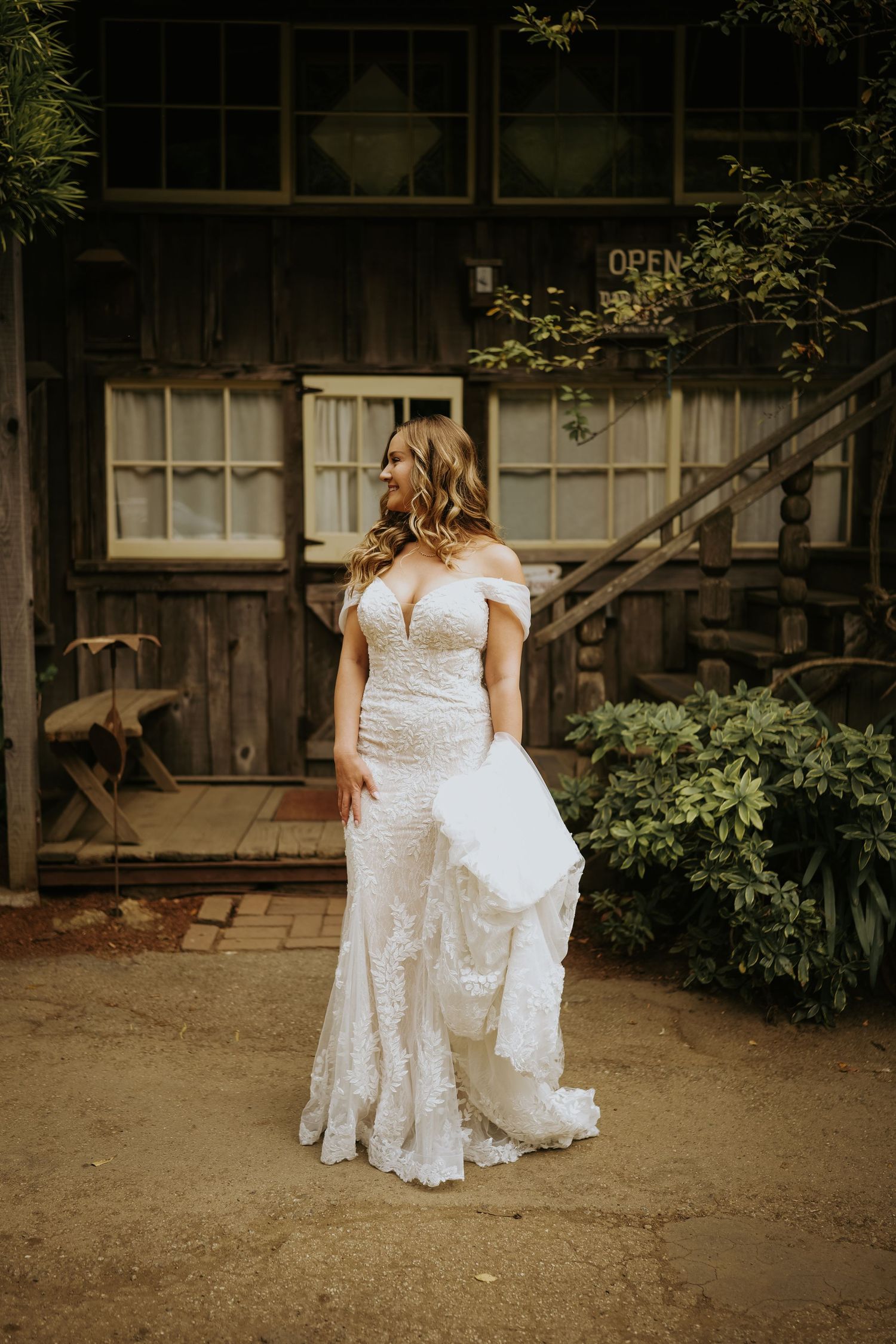 deetjens big sur wedding venues bridal portraits