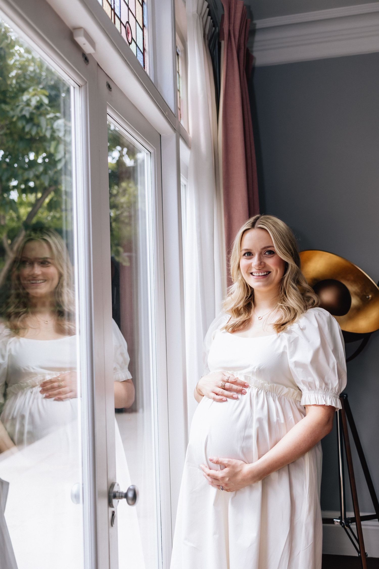 At home maternity photoshoot