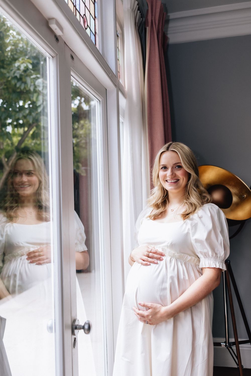 At home maternity photoshoot