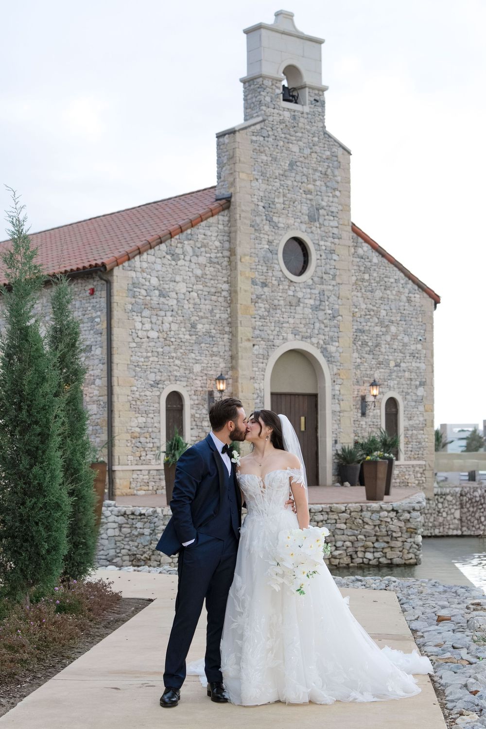 Westlake, TX 76262 Chapel at Palacios Wedding venue ceremony reception floral wedding party cutting cake getting ready couple portraits sun