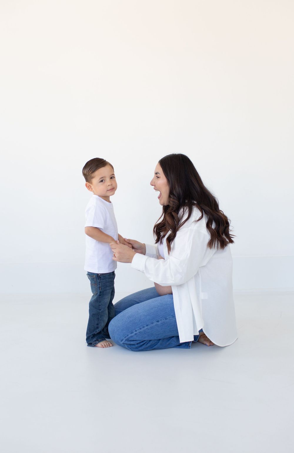 Charleston maternity photographer Charleston newborn photographer