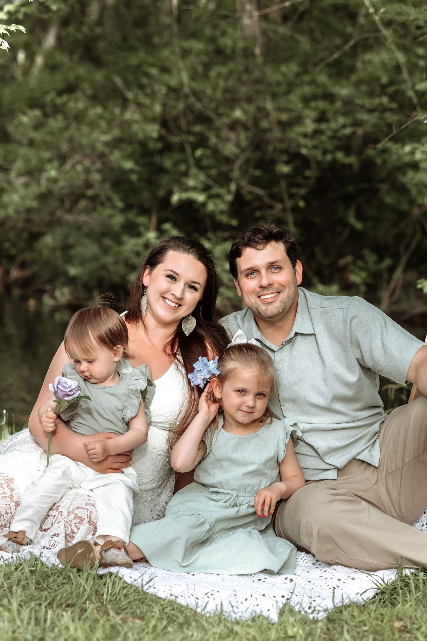 Golden hour family photos at Ledyard Sawmill, Connecticut. Capturing candid moments and stunning details with Danielle Rivera Photography