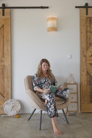Premier Bonaire photographer Felicia Schuette – maternity, motherhood, boudoir, couples, lifestyle, business, flying dress, mini sessions.