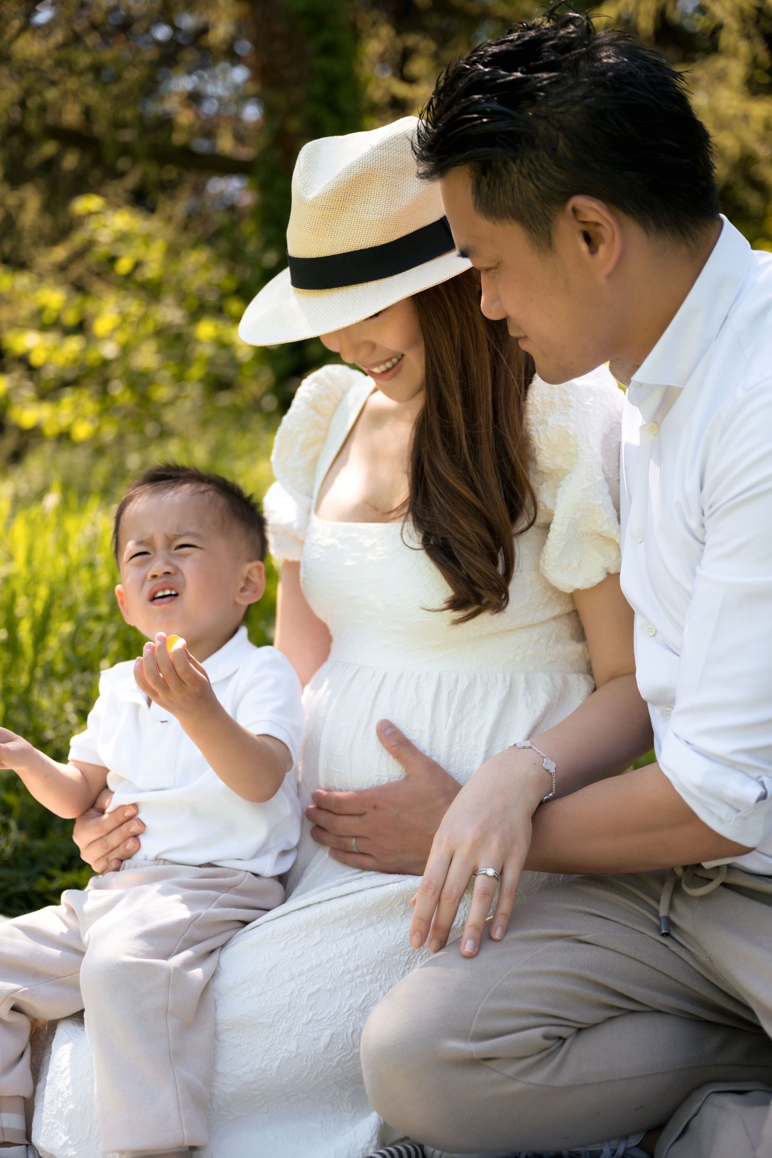 Familienfotos Zürich – stilvolle Porträts und spontane Aufnahmen mit Gefühl. Fotoshootings draußen oder im Fotostudio in Zürich.