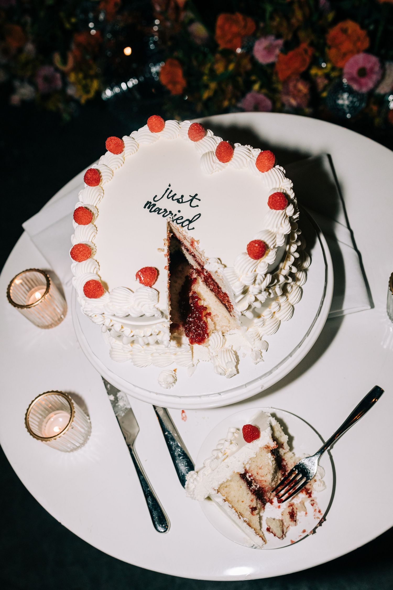 Flash photo of cut wedding cake during a Chicago Wedding reception at Morgan's on Fulton