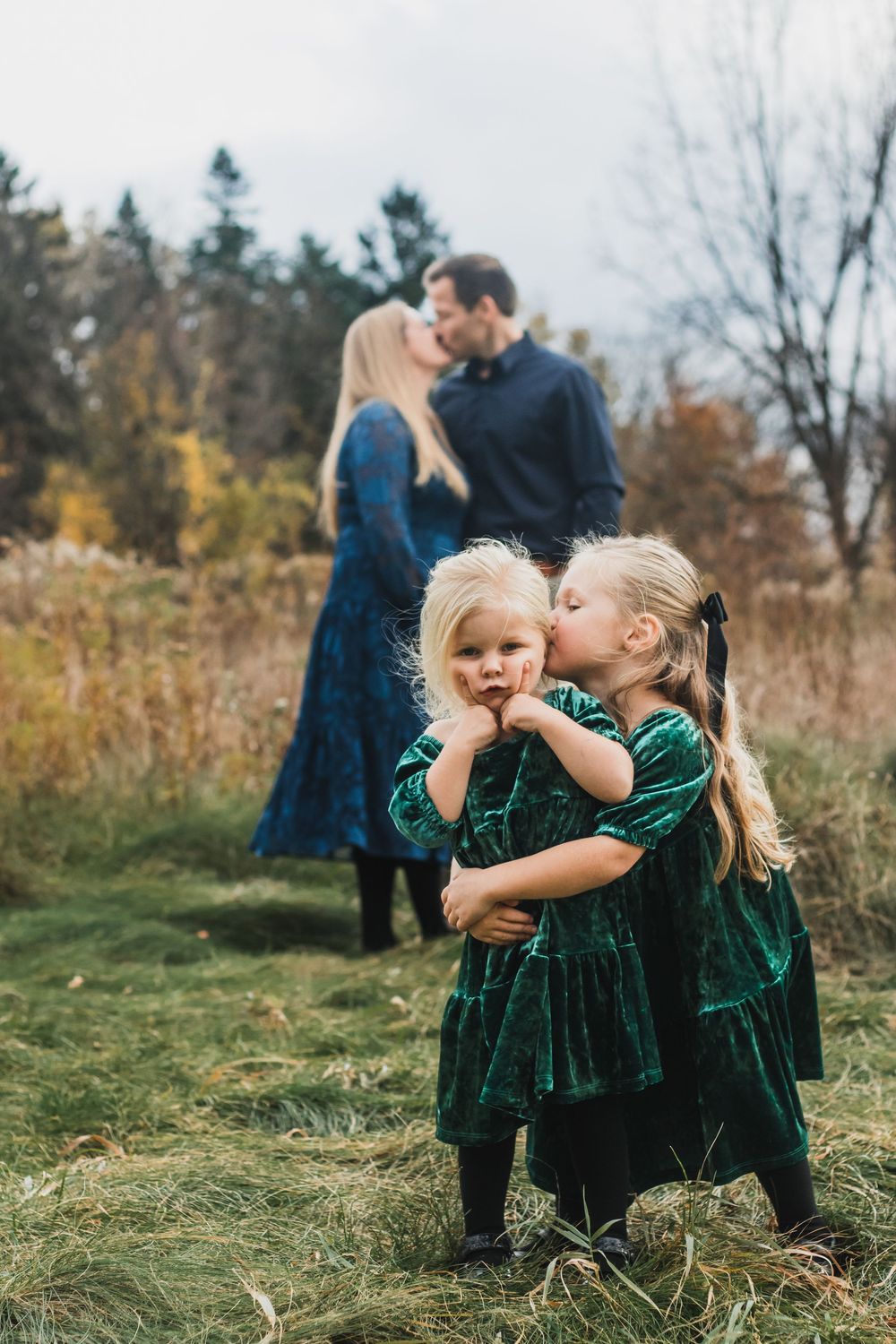 Family portrait during a golden hour lifestyle family photography session in Farmington Hills, Michigan.