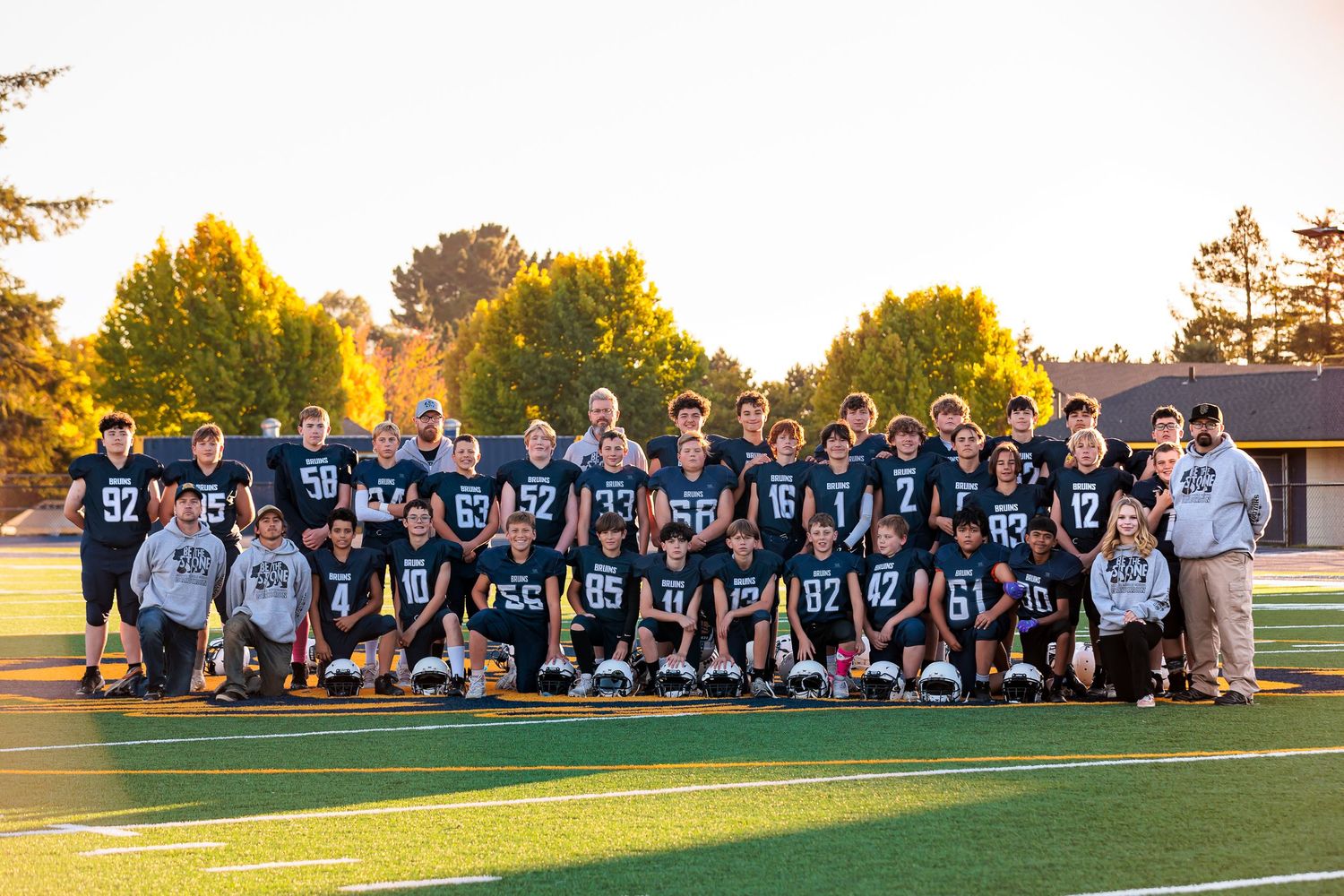Image captured by Taylor Carpenter Photography of Bruins 2024 Football Team portraits, Brookings, Oregon