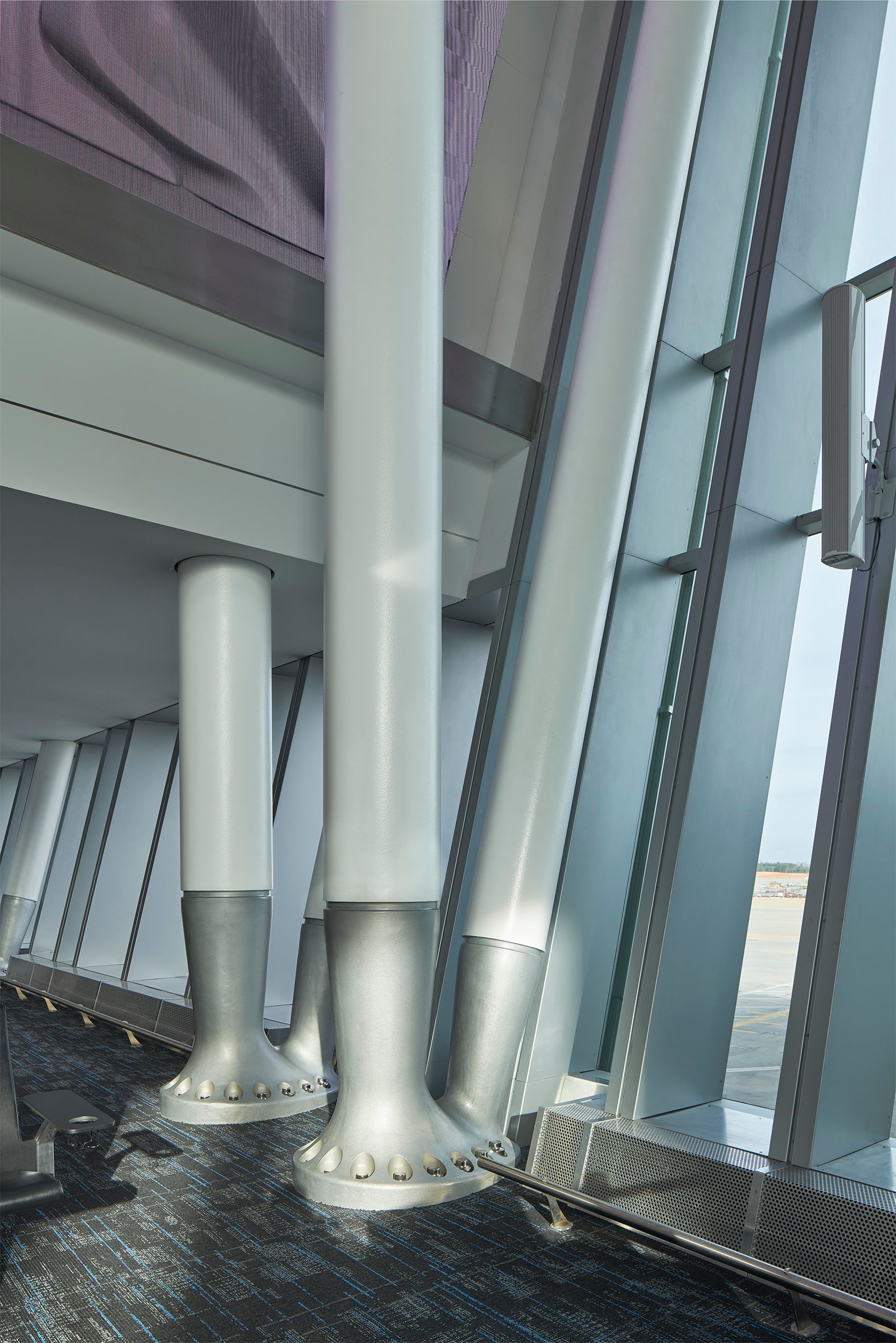 Interior photo of the new terminal at the Charlotte Douglas International Airport by Cincinnati photographer Studio 66