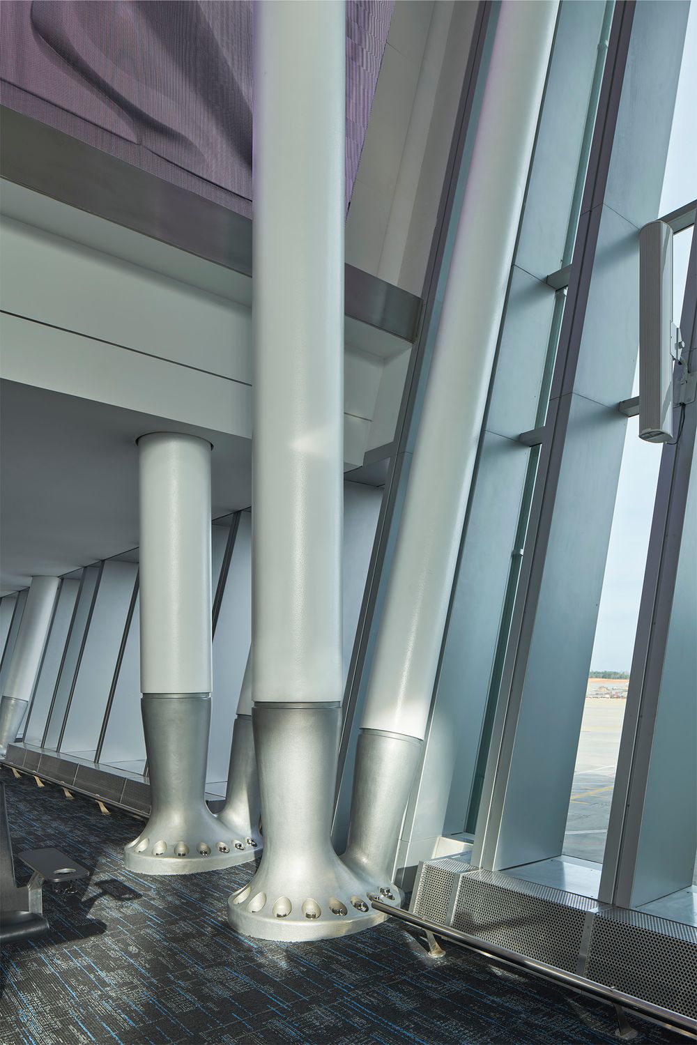 Interior photo of the new terminal at the Charlotte Douglas International Airport by Cincinnati photographer Studio 66