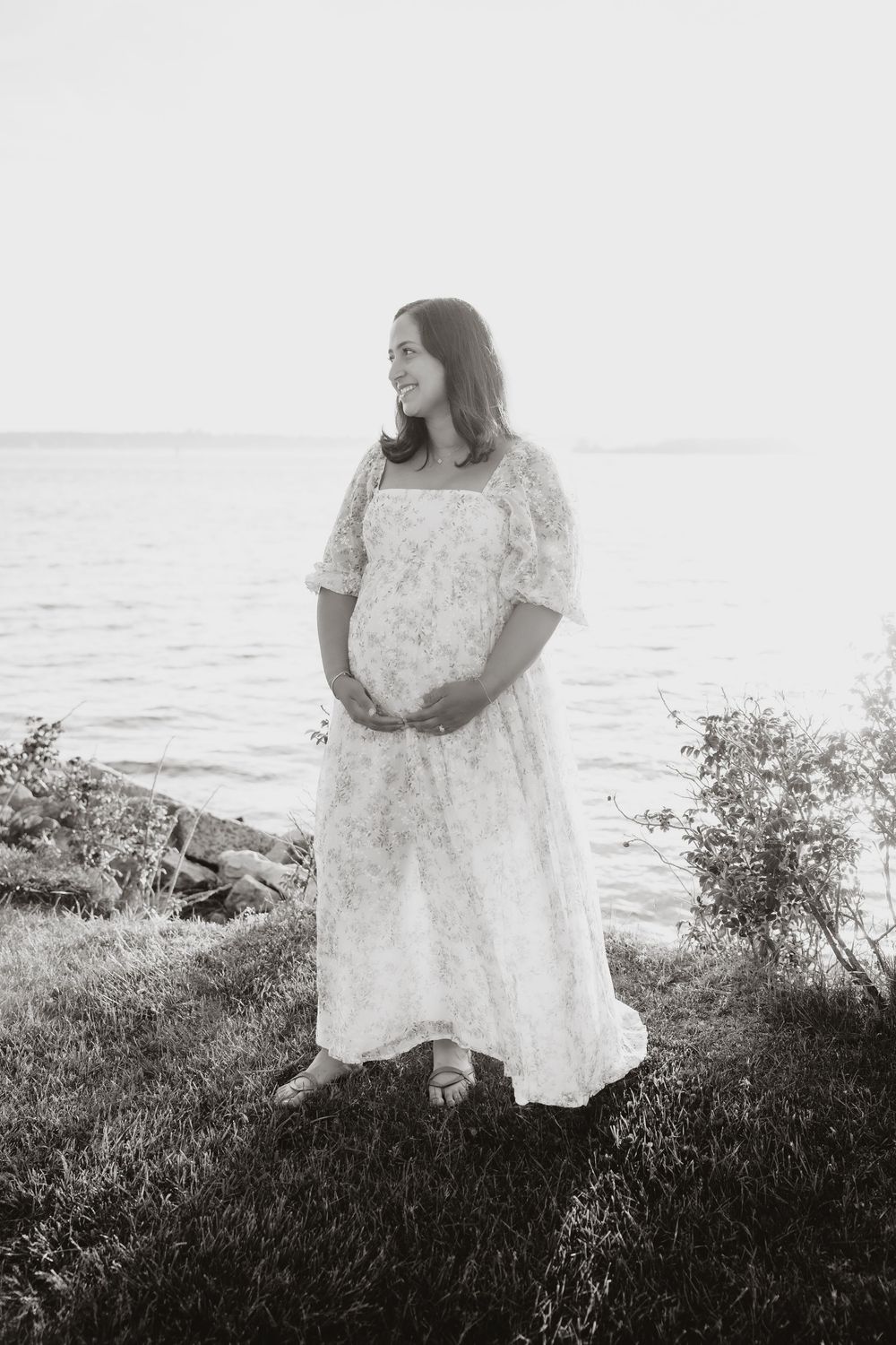 maternity photography, Bristol, Portsmouth Newport Rhode Island. Newport harbor island light. goat island.