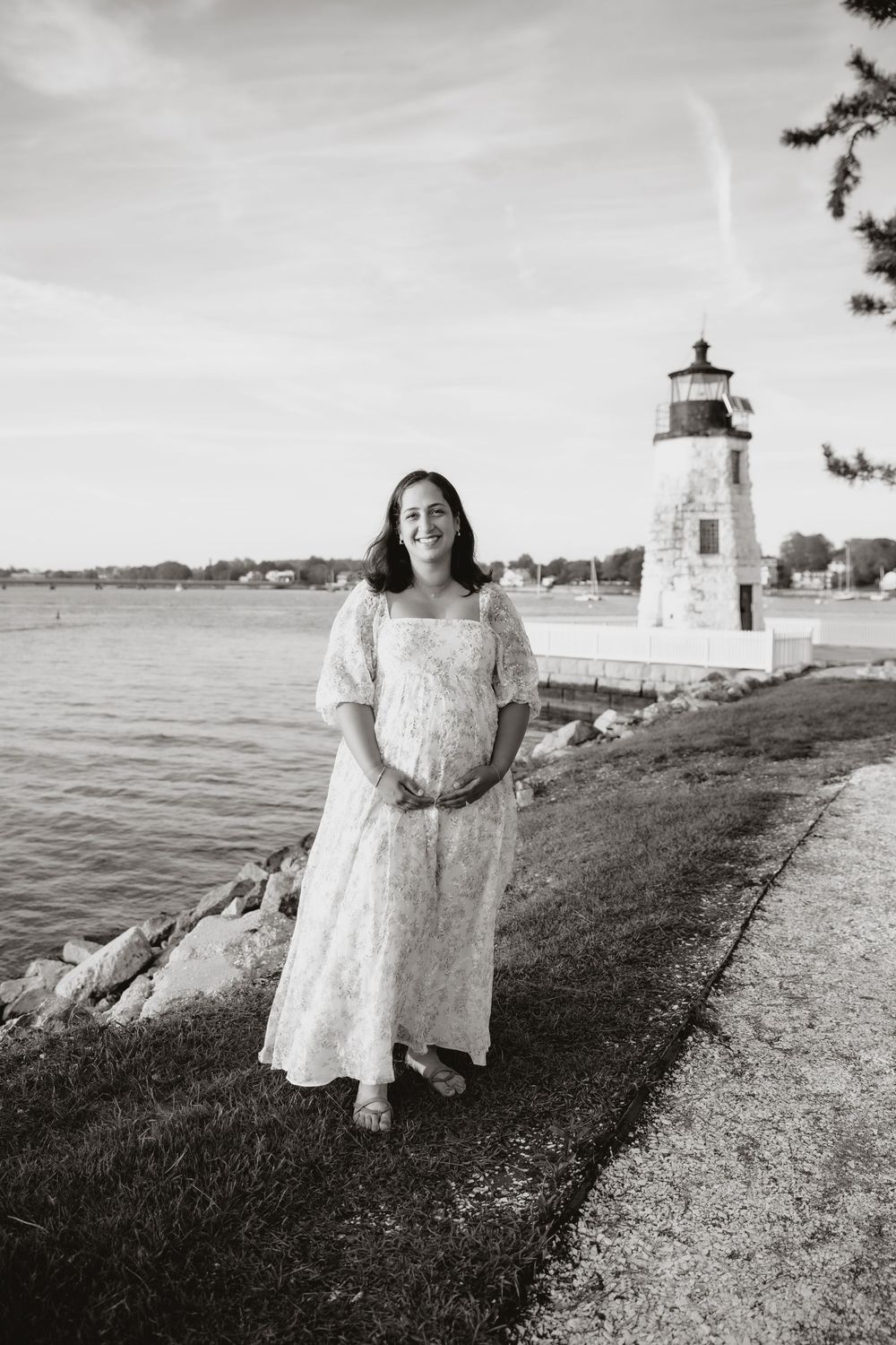 maternity photography, Bristol, Portsmouth Newport Rhode Island. Newport harbor island light. goat island.