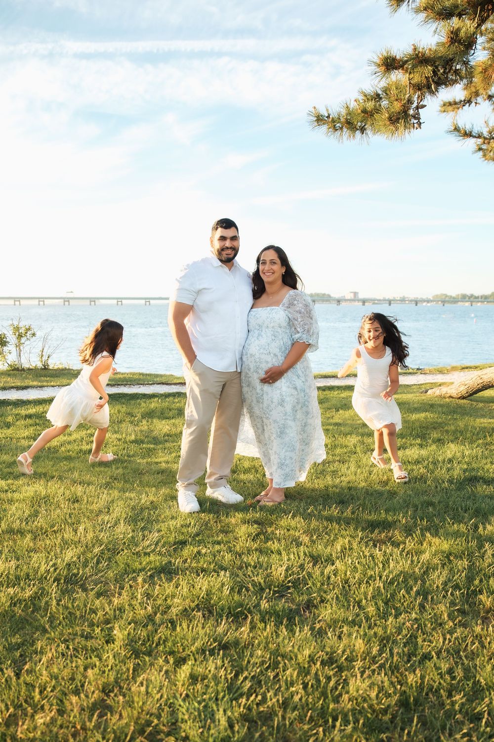 maternity photography, Bristol, Portsmouth Newport Rhode Island. Newport harbor island light. goat island.