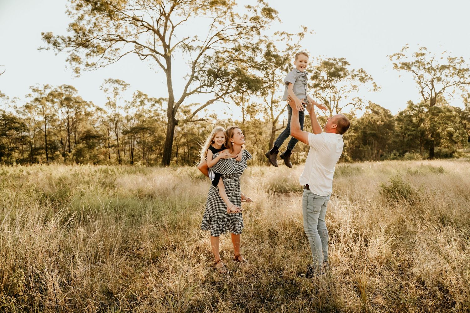 A moment to fly, daddy will always catch me.