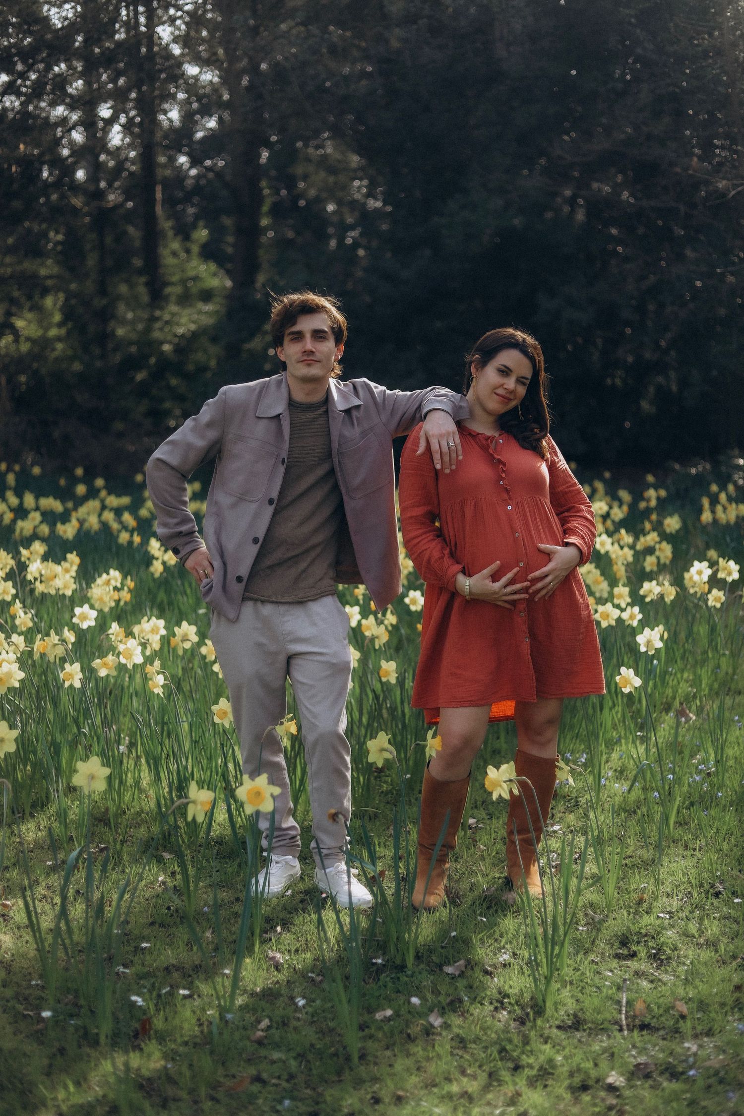 Couple session in Bagatelle with a cinematic and vintage atmosphere - Maternity shoot - Léa Charra